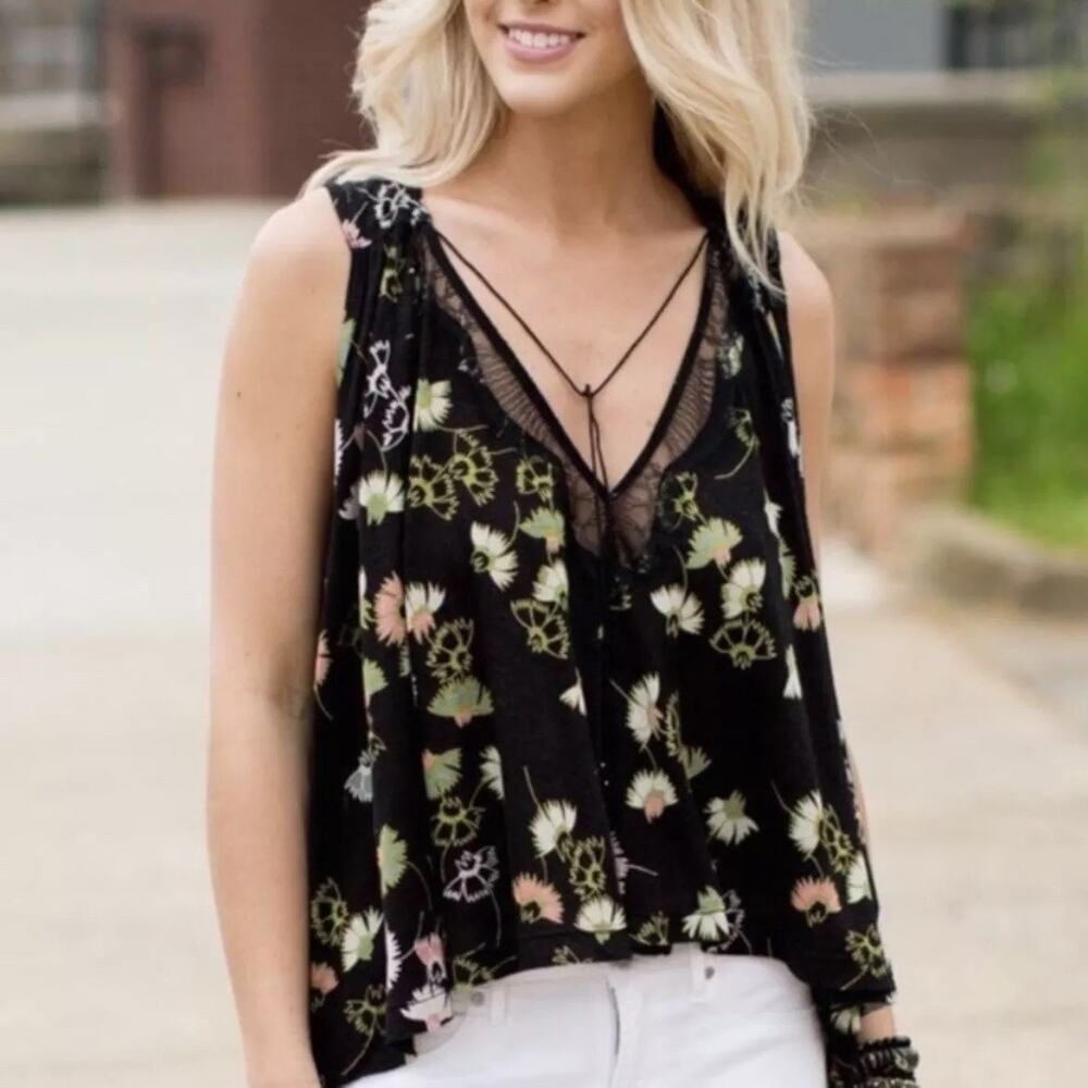 Free People Black Love Potion Floral Knit Tank Top Size Medium